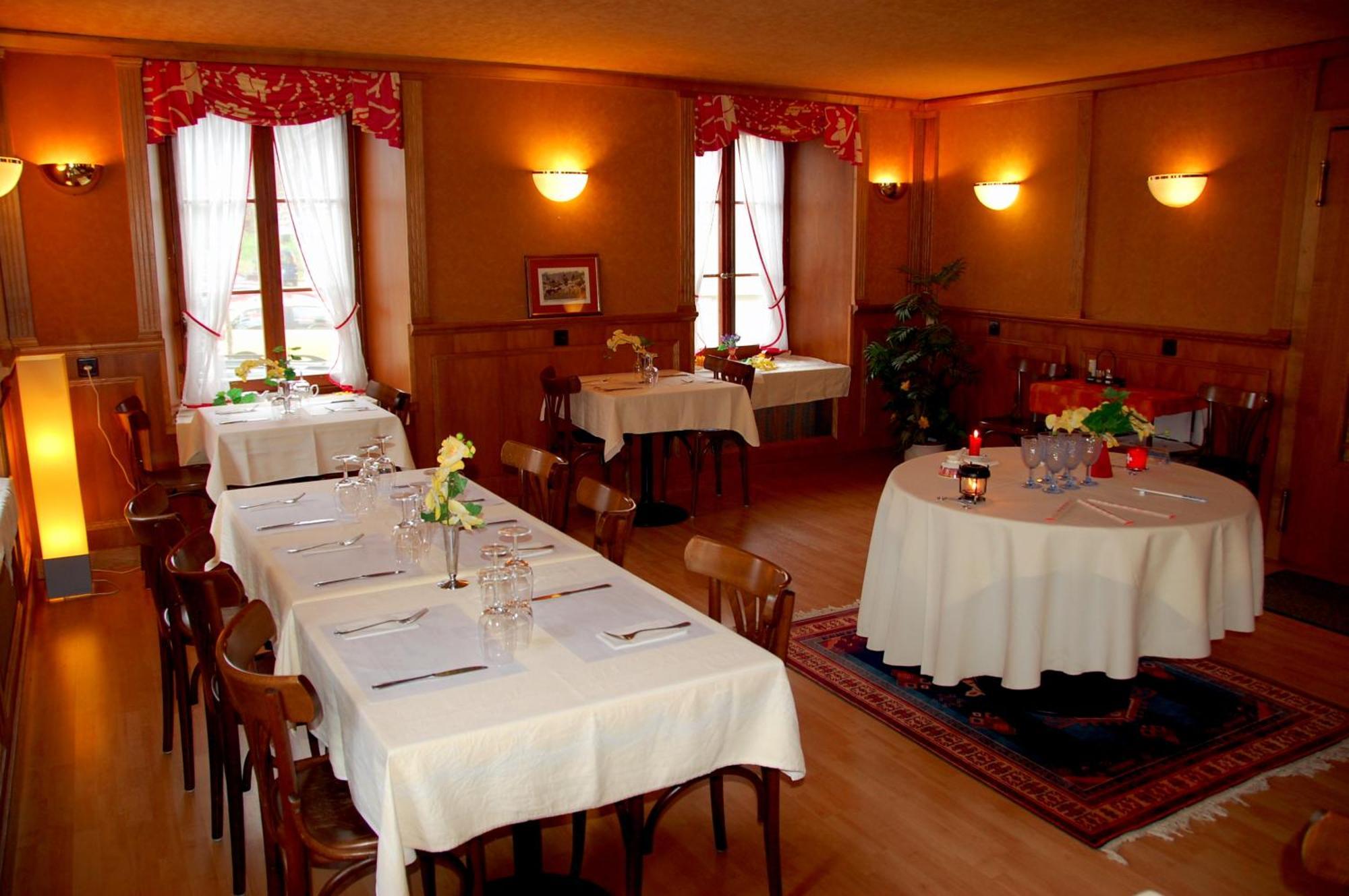 Hotel De L'Ours Vuiteboeuf Eksteriør bilde