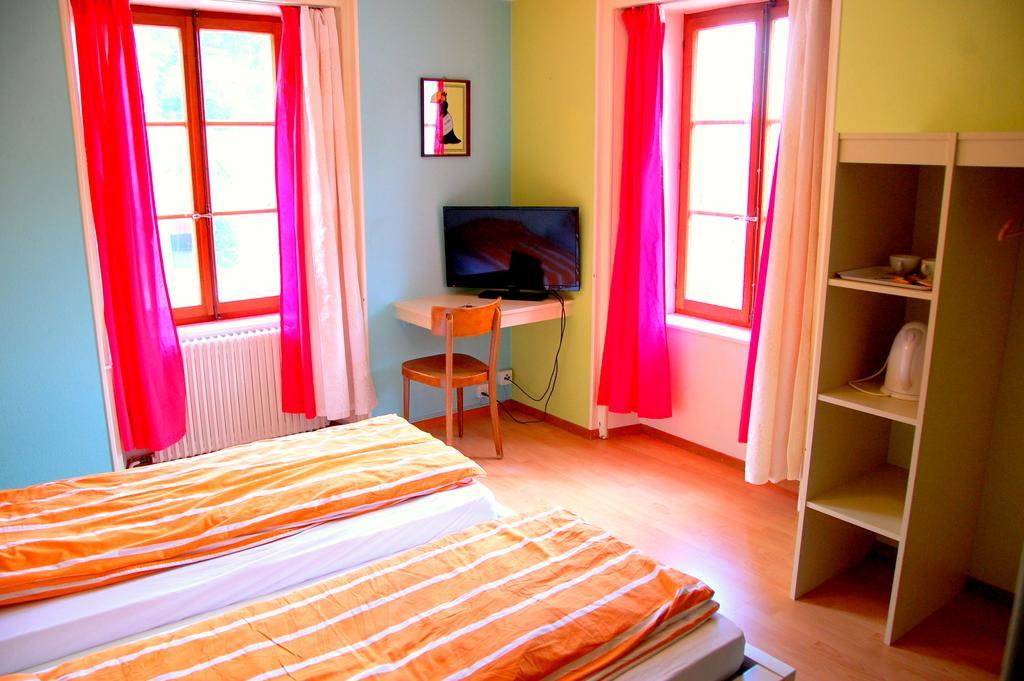 Hotel De L'Ours Vuiteboeuf Eksteriør bilde